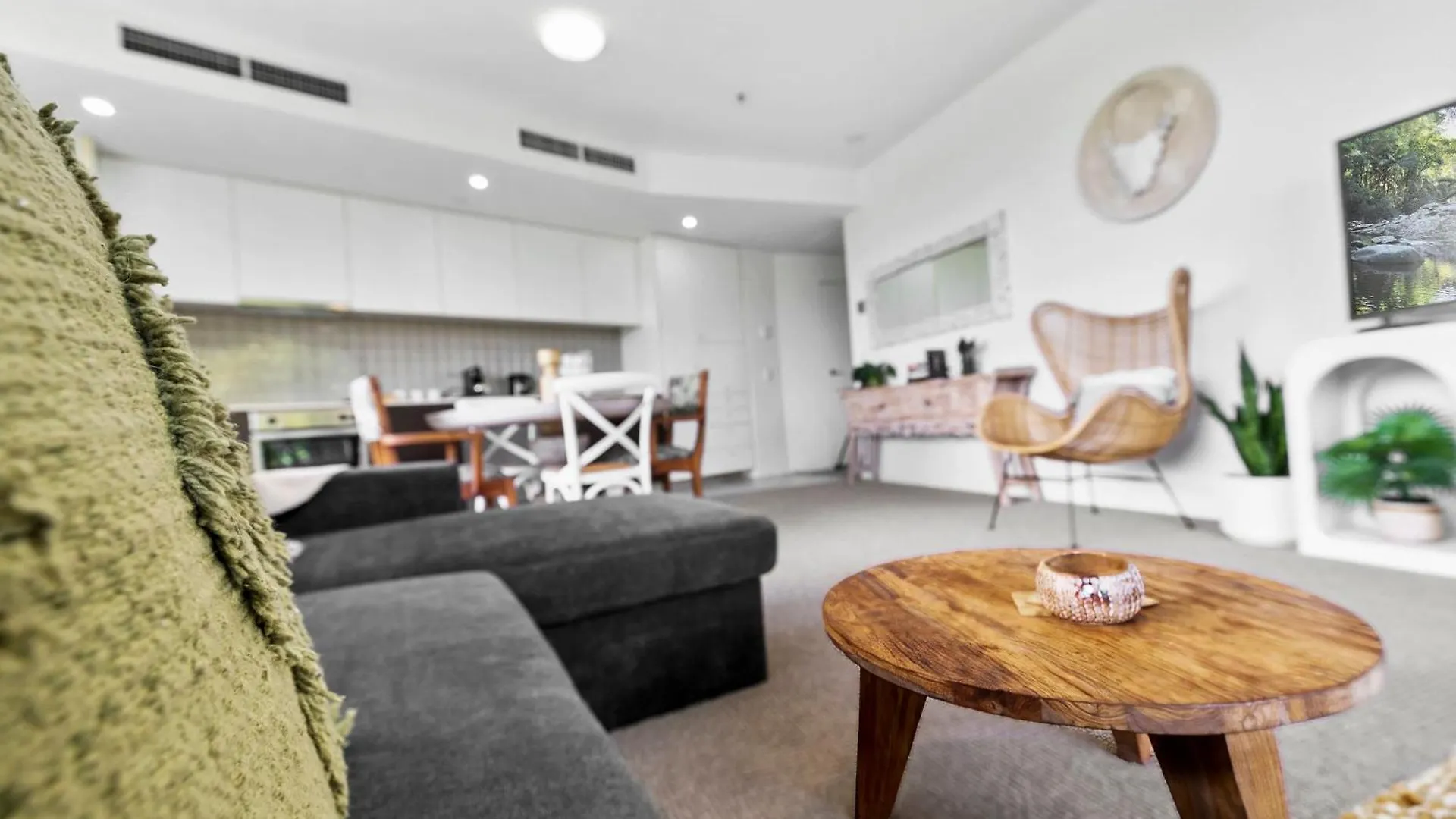 Coastal Harbour Lights -Pool Gym & Prime Location Lejlighed Cairns