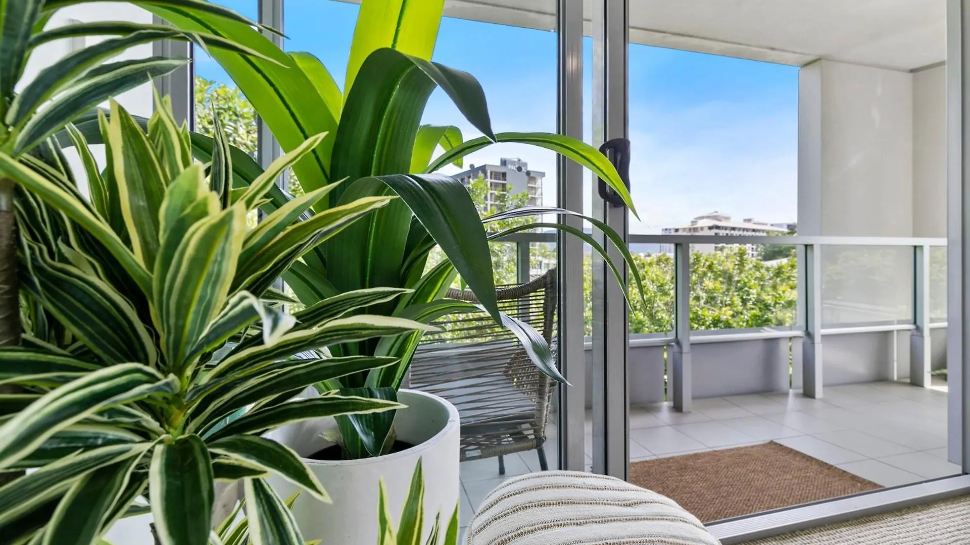 Appartement Coastal Harbour Lights -Pool Gym & Prime Location à Cairns